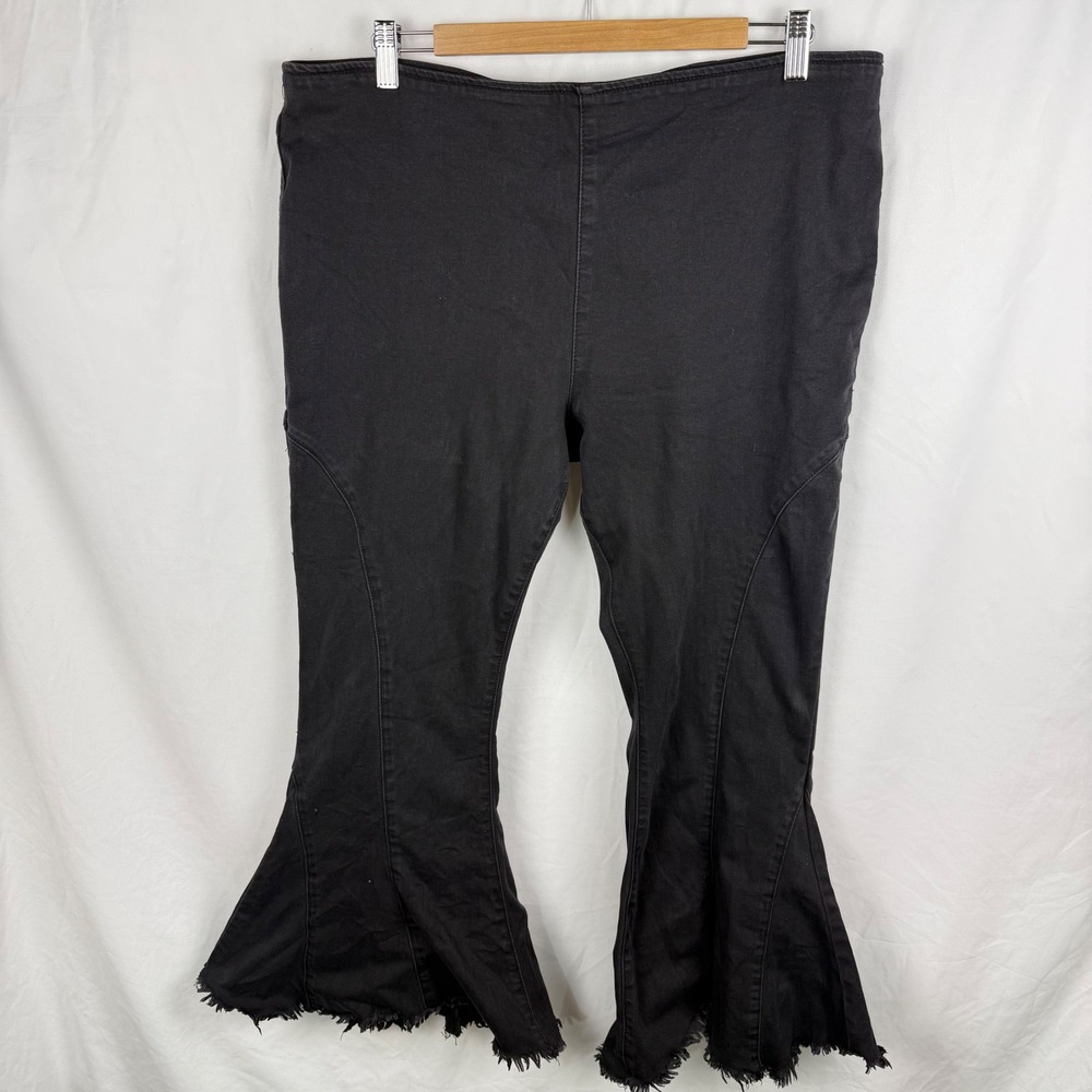 We The Free Black Crop Kick Flare Black Jeans Pull On Flat Front Raw Hem 34 Boho